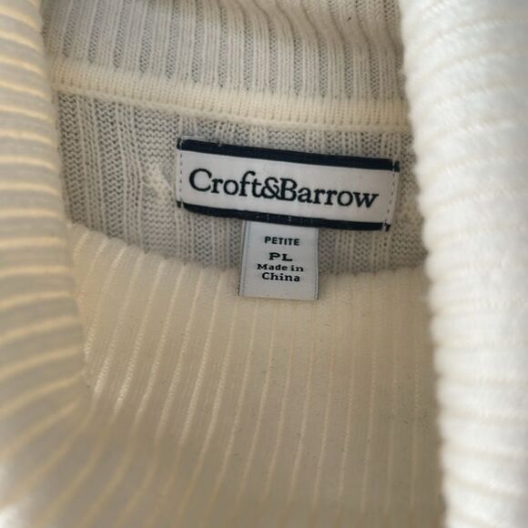 Cream bottle neck light weight sweater - Picture 2 of 2